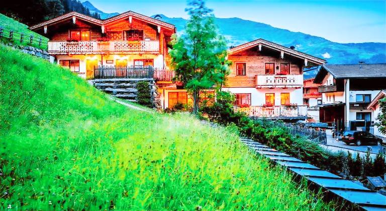 Chalet with jacuzzi & pool in Tux