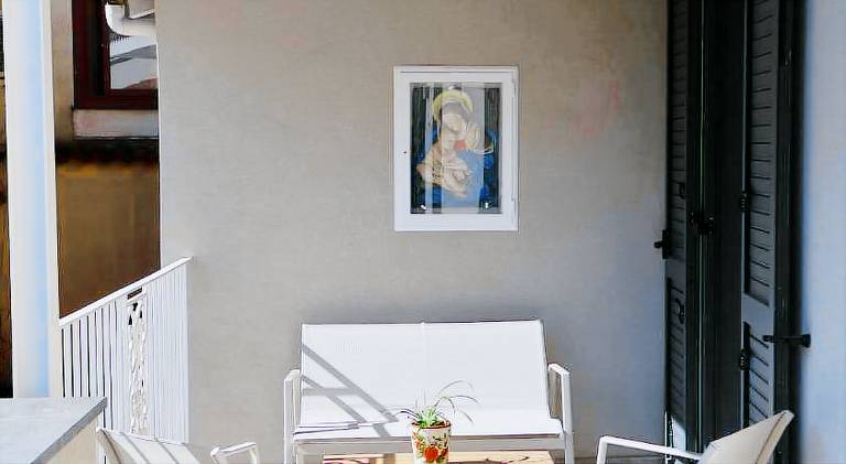 Apartment with patio — photo 4