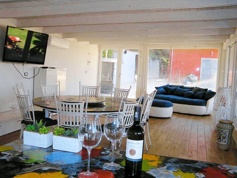 Child-friendly villa with sauna & patio | Pets are welcome — photo 3
