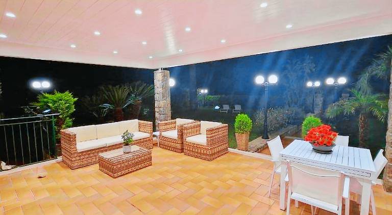 Spacious villa with pool & jacuzzi | Pets allowed — photo 3