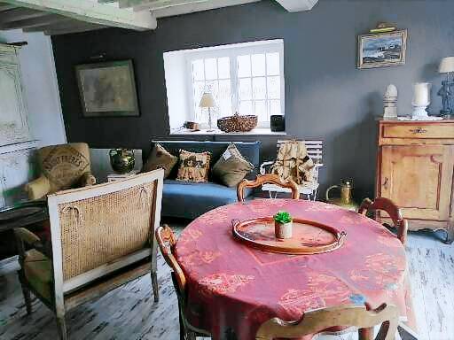 Vacation home with 3 rooms for 10 persons in Bayeux