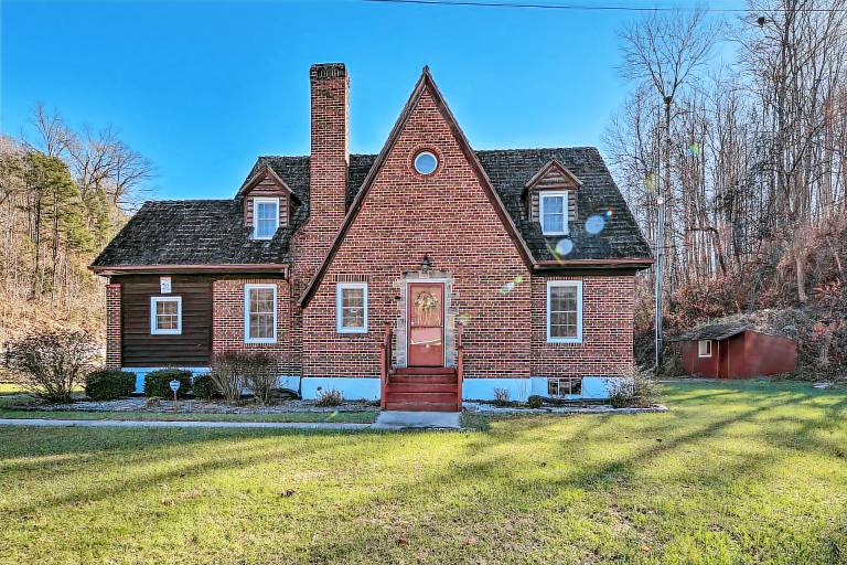 Half-Mi to Dawkins Rail Trail: Family Home w/ Yard — photo 5