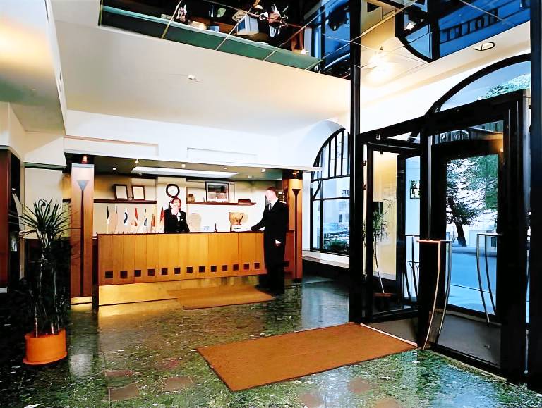 Barclay Hotel — photo 3