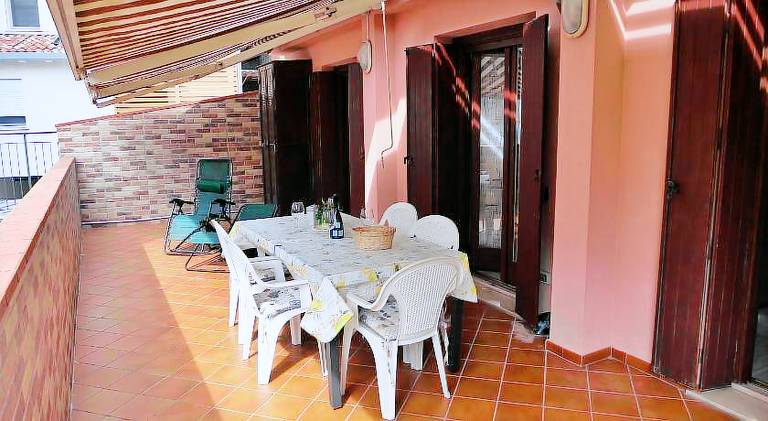 Rental apartment with patio in Grado
