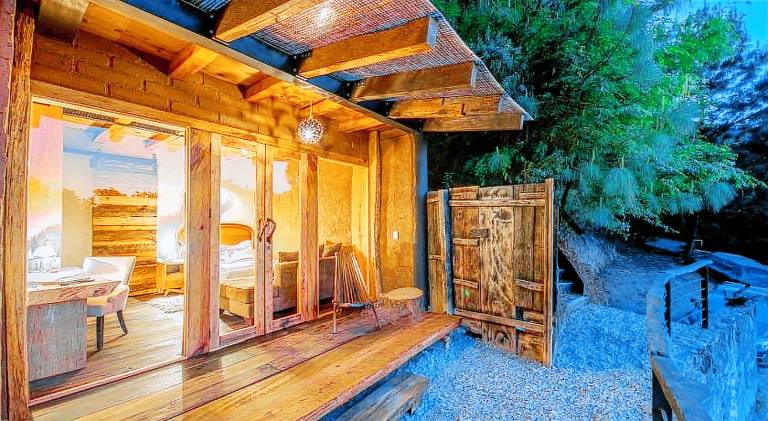 Lodge with terrace, grill & garden — photo 3
