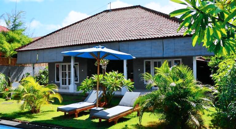 Lovely villa with garden, patio & pool | Suitable for remote work | Pets allowed — photo 4