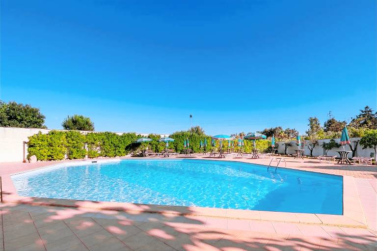 Villa 'Residenza Terra Serena' with Shared Pool, Wi-Fi and Air Conditioning in Minervino di Lecce