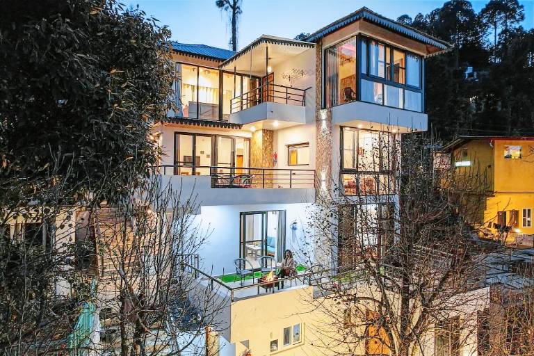 Villa with 3 rooms for 9 persons in Almora