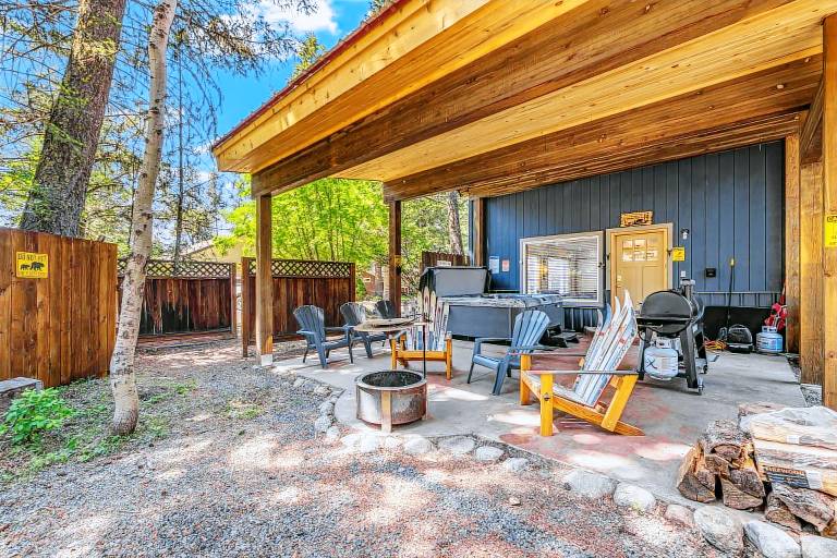 Longhorn Hideaway: Pet Friendly, Hot tub, Near Ponderosa Park, Quiet Wooded Neighborhood — photo 5