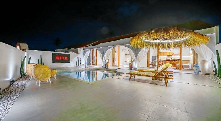Villa with pool — photo 3