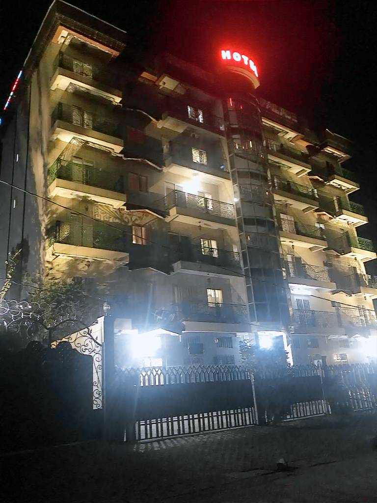 Summit palace international