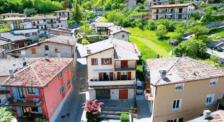 Rental apartment with 2 rooms for 6 persons in Tignale