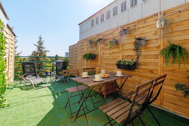 Apartment with fast internet, garden & patio — photo 4