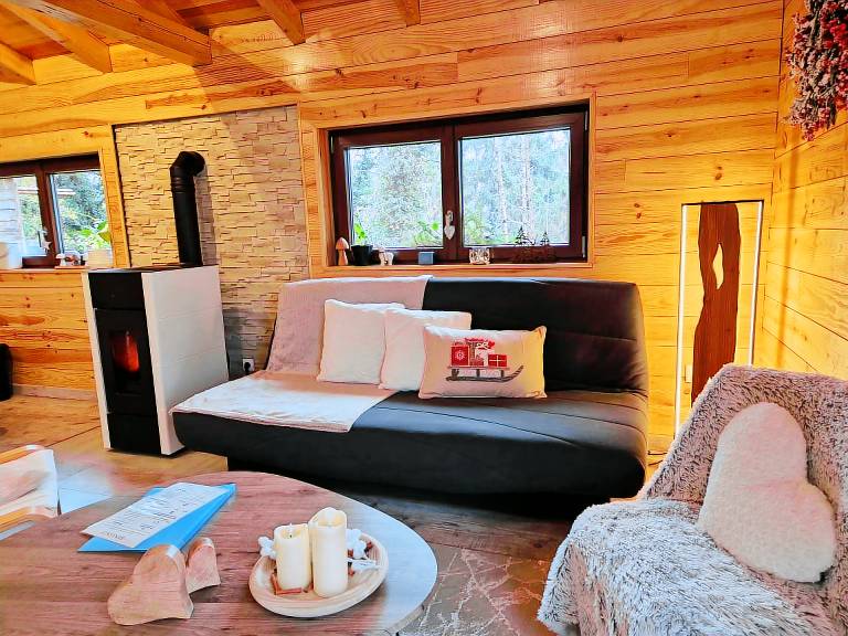 Chalet with yard, hot tub & BBQ | Mountain view — photo 3