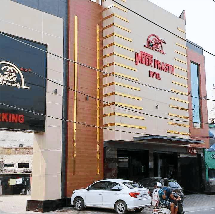 Super HOTEL WHITE STONE RESIDENCY