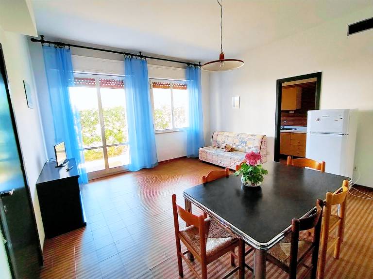 Holiday apartment with yard — photo 2