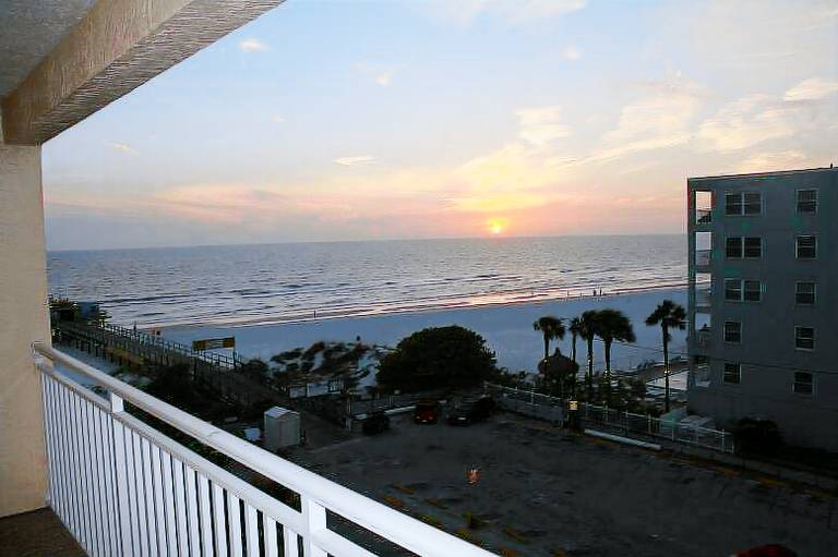 Condo North Redington Beach