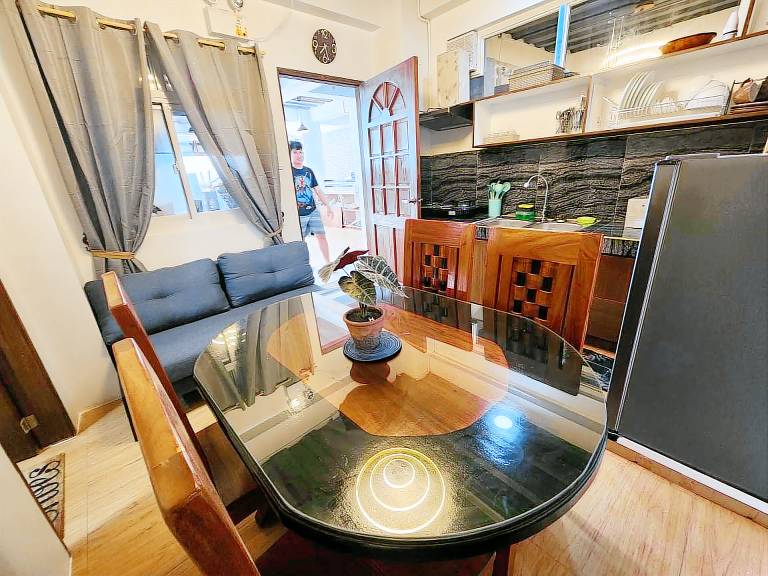 Rental apartment with yard & barbeque — photo 3