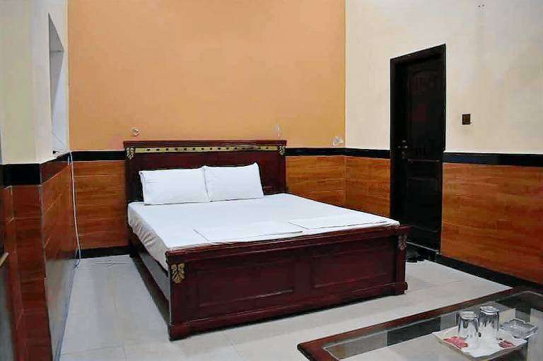De Metro Guest House