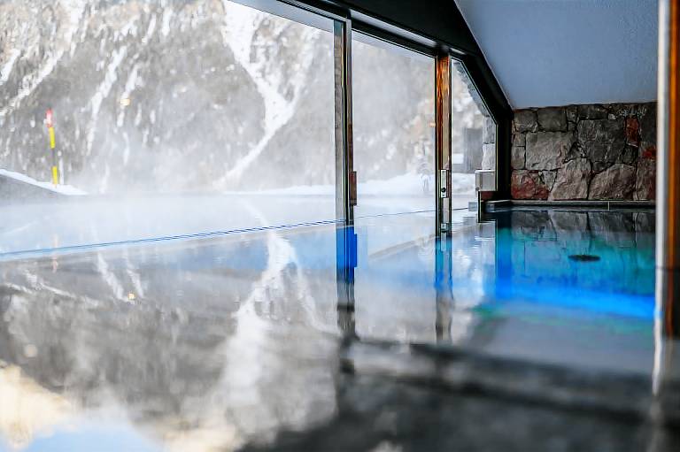 Apartment with heated pool, sauna & hot tub — photo 5