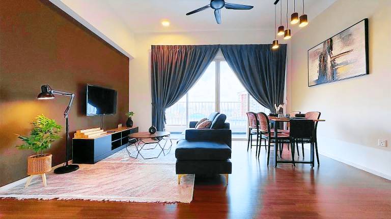 Vacation home with patio, garden & pool | Suitable for remote work | Pet-friendly — photo 2