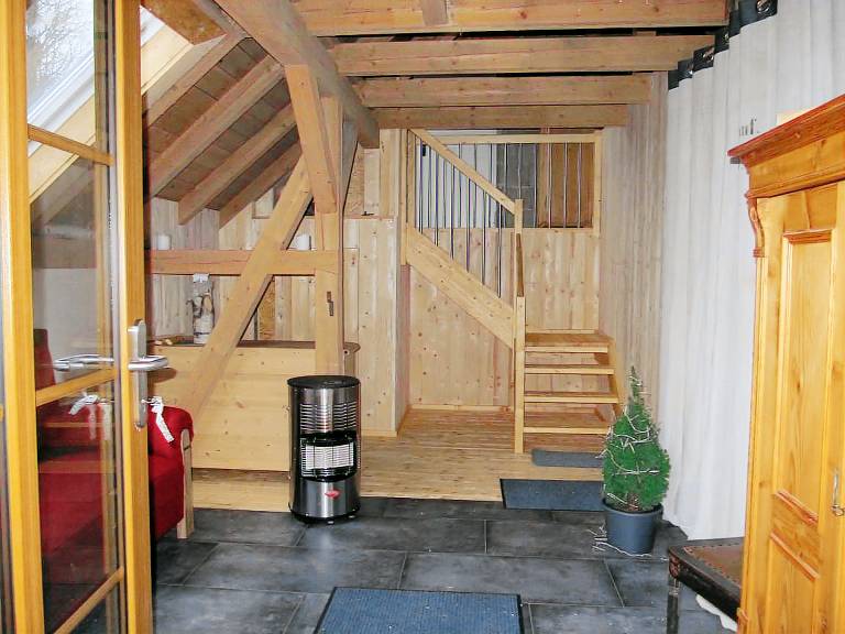 Apartment with BBQ, terrace & yard — photo 3