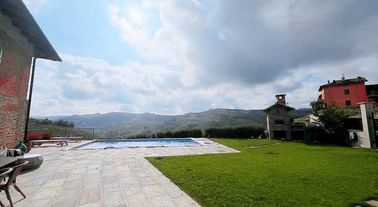 Villa with pool — photo 3