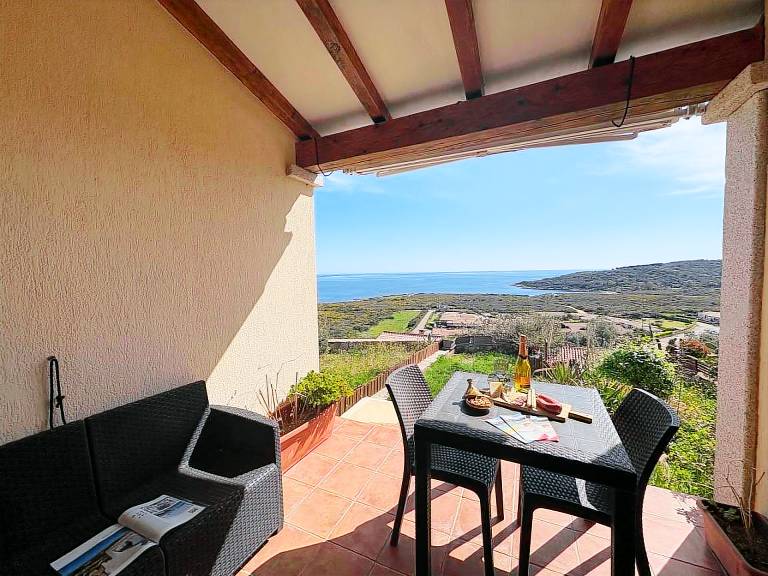 House with yard & terrace | Sea view | Beach nearby | Pets are welcome — photo 4
