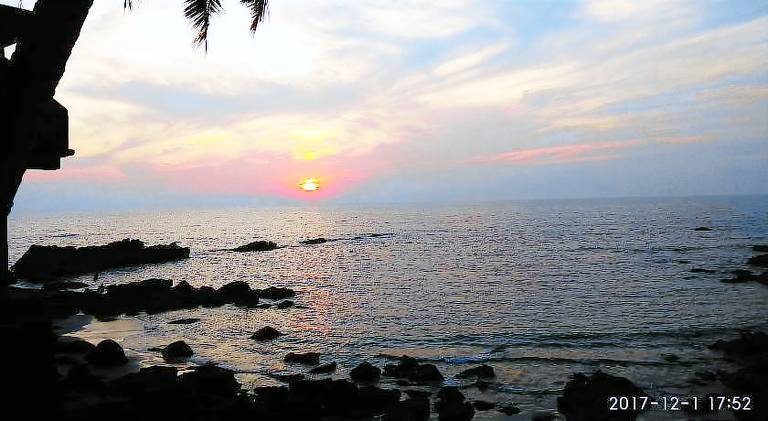 Om Ganesh Guest House Cliffside in Arambol