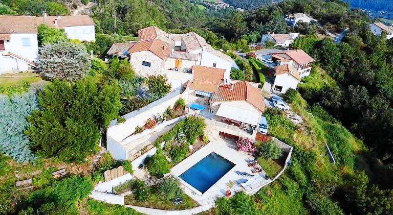 Villa with pool — photo 3