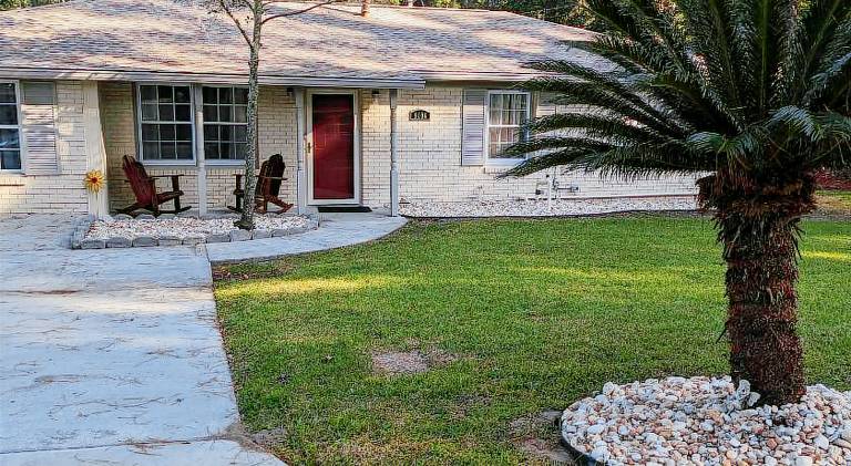 Vacation home with pool in Savannah, GA