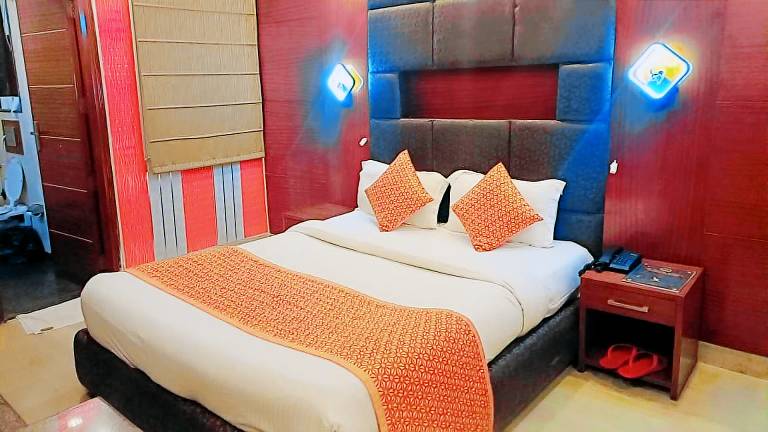 Hotel Royal Galaxy Near Yashobhoomi