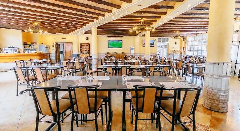 Hostal - Restaurante La Buena Villa by Vivere Stays — photo 5