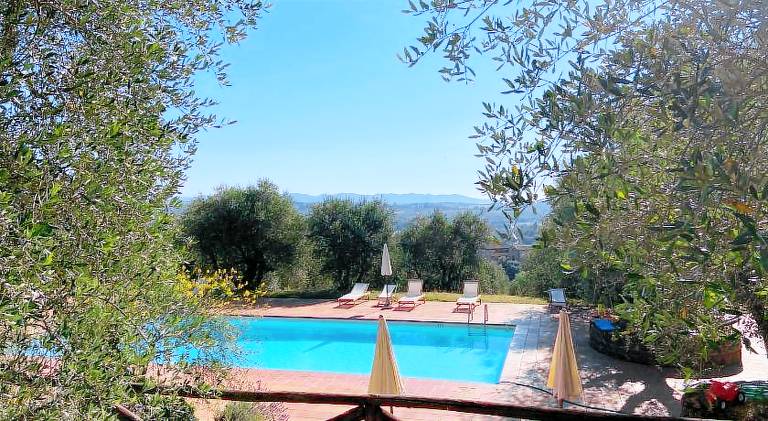 Big serviced apartment with barbecue, pool & terrace | Pets allowed — photo 3