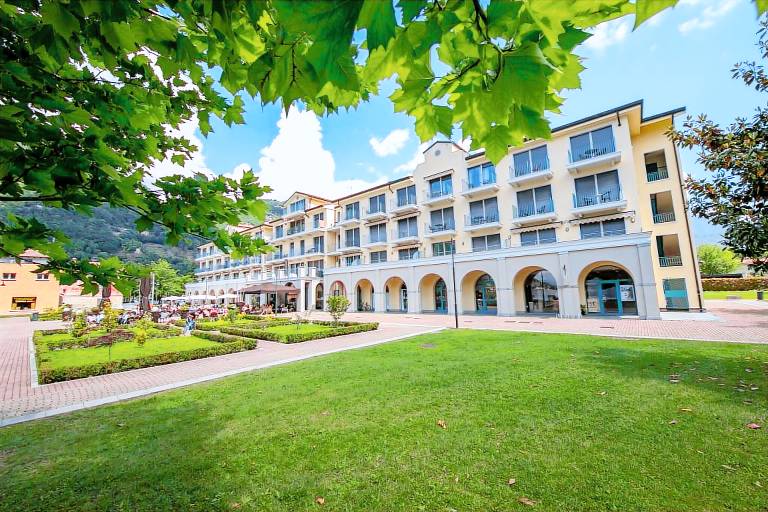 Rental apartment | Next to the beach | Dogs allowed in Porlezza