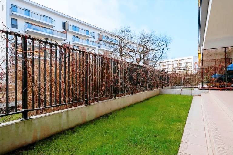 Family-oriented beautiful rental apartment with terrace, yard & fast internet | Pet-friendly — photo 4