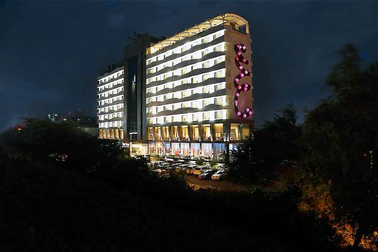 Fortune Select SG Highway Ahmedabad Member ITC Hotels Group