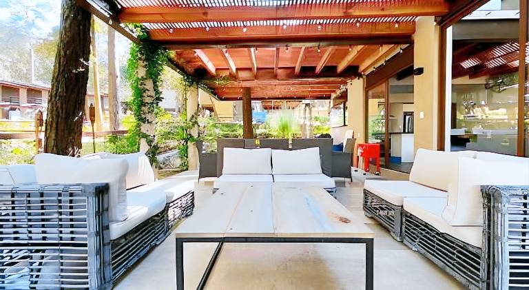 House with hot tub & pool — photo 5