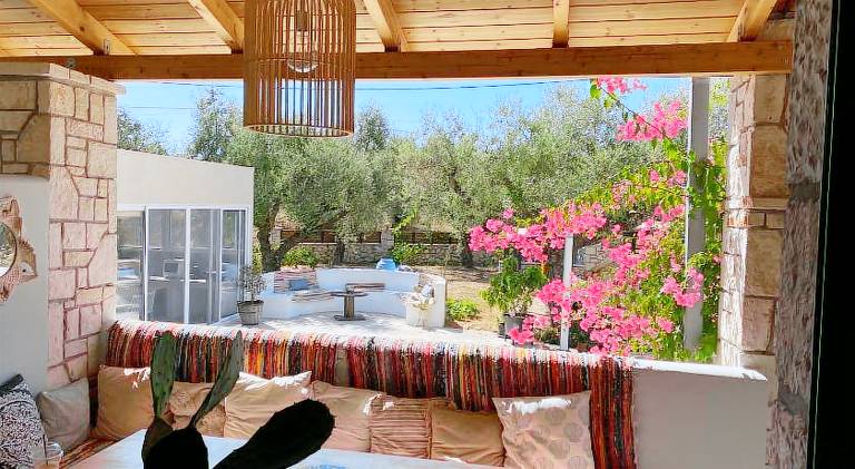 Rental apartment with terrace & yard | Pets allowed — photo 2