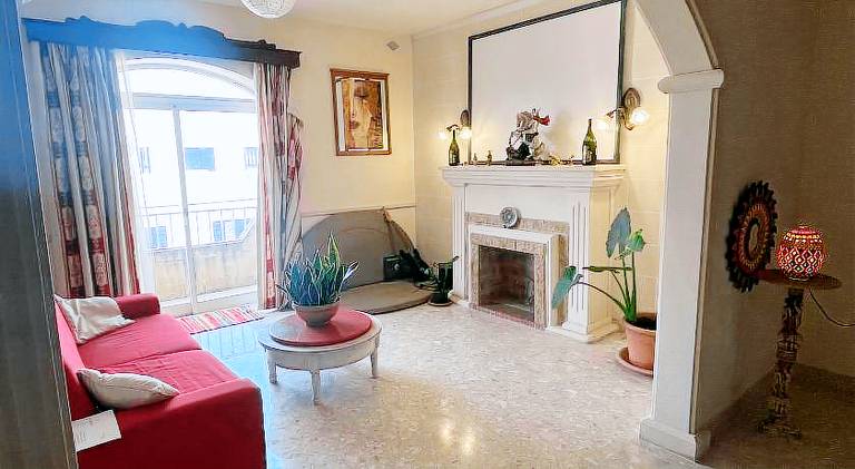 Triple room in Beautiful Artsy Maisonette — photo 2