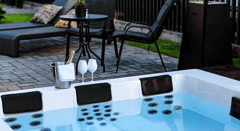 Holiday apartment with hot tub, sauna & pool | Dogs allowed — photo 3