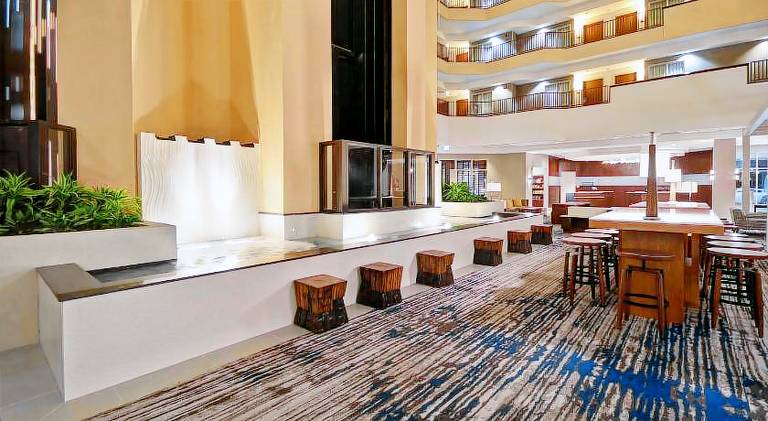 Embassy Suites by Hilton Charleston — photo 3