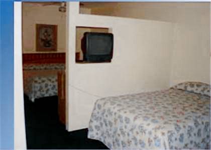 Colonade Motel Suites — photo 5
