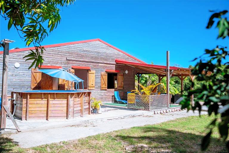 Ferienhaus mit Hund in Le Moule, Großbritannien Überseegebiete f&uuml;r max. 8 Personen