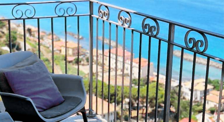 Rental apartment with 1 room for 4 persons in Tropea
