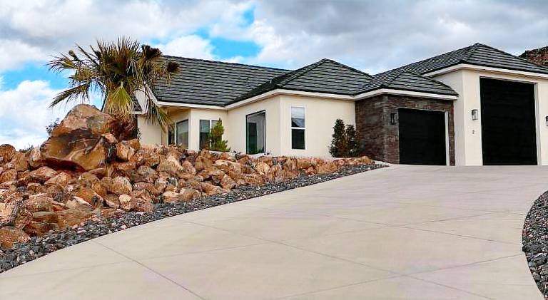 Spacious vacation home | Pets are welcome in Hurricane, UT