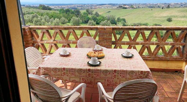 Vacation home with patio, pool & grill | Pets allowed — photo 4