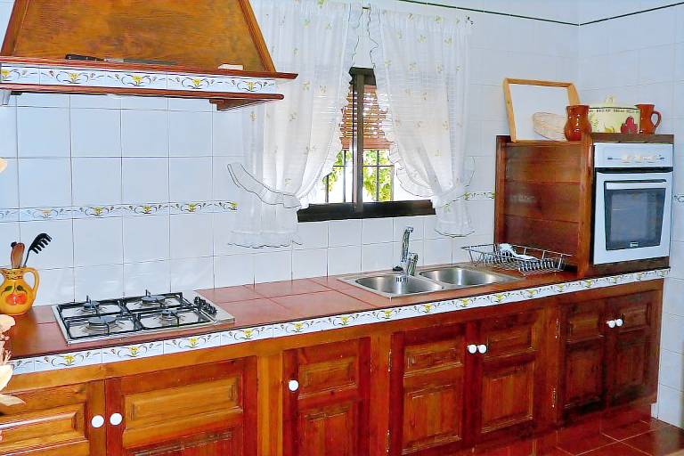 Cottage with terrace, garden & private pool | Mountain view — photo 4
