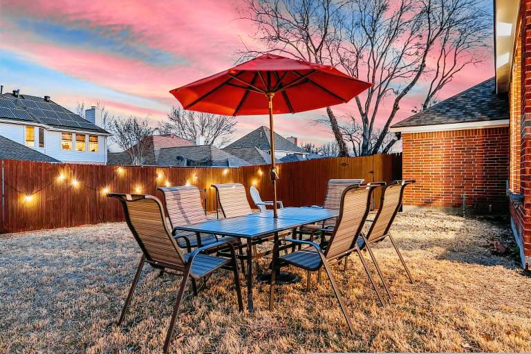 Stylish One level Home Ping Pong Foosball Yard