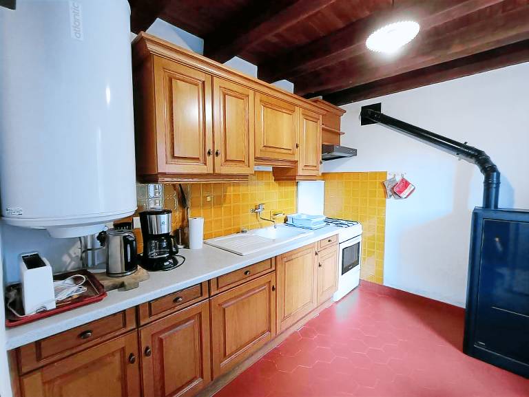 Gite with patio, grill & yard — photo 5